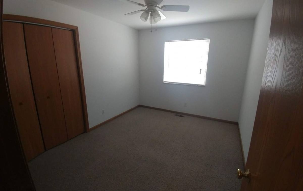 Apartment for rent at 1107 Regent Dr, Dekalb, IL 60115