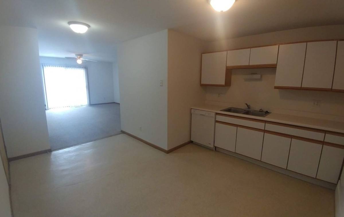 Apartment for rent at 1107 Regent Dr, Dekalb, IL 60115