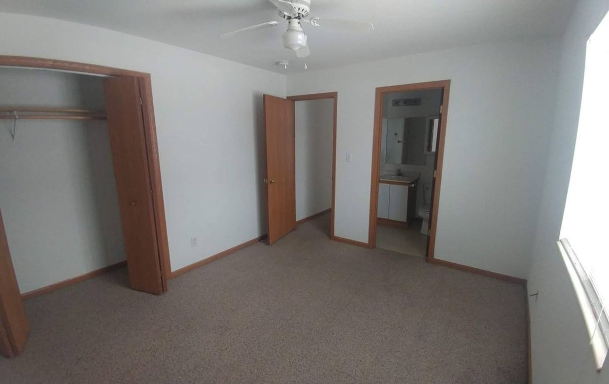 Apartment for rent at 1107 Regent Dr, Dekalb, IL 60115