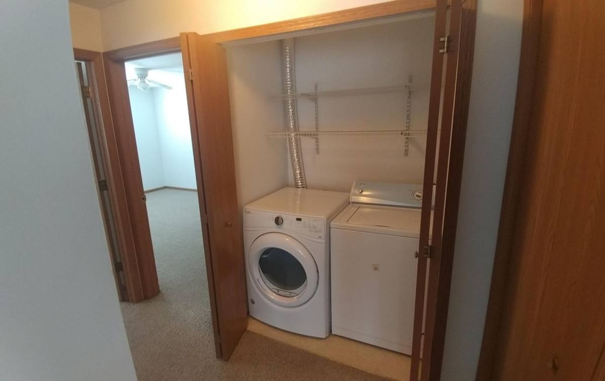 Apartment for rent at 1107 Regent Dr, Dekalb, IL 60115