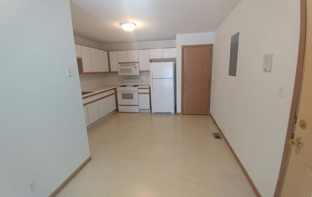 Apartment for rent at 1107 Regent Dr, Dekalb, IL 60115