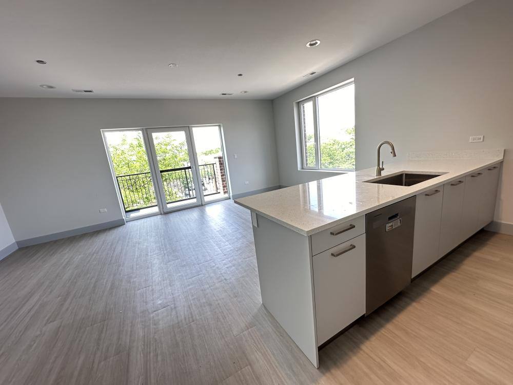 Apartment for rent at 6355 N Glenwood Ave #4N, Chicago, IL 60626