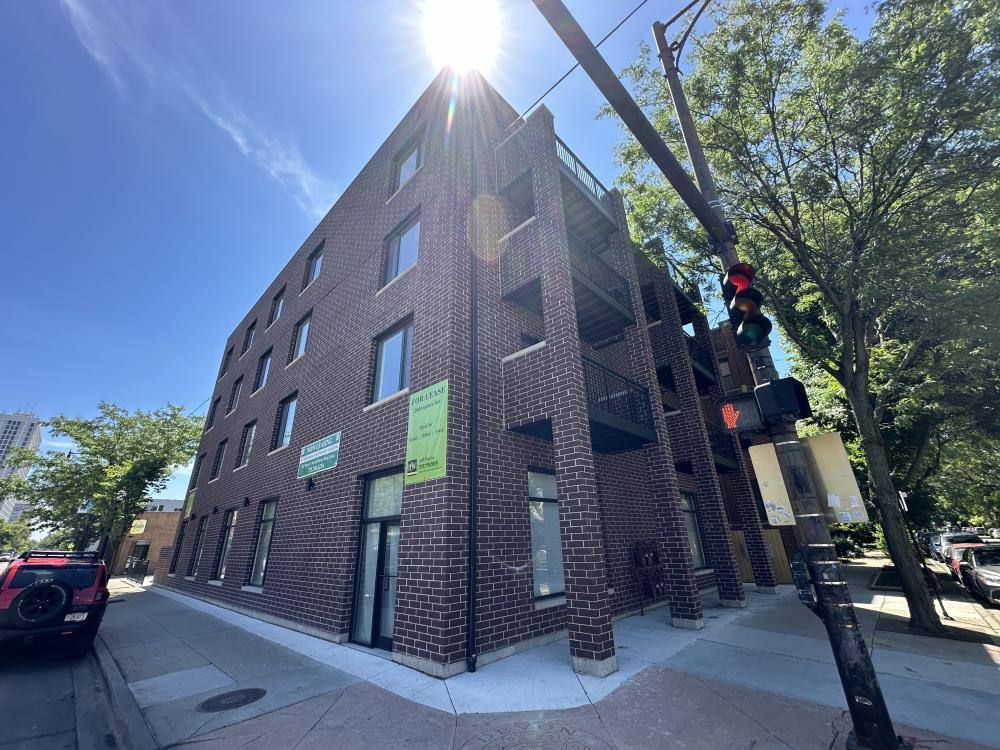 Apartment for rent at 6355 N Glenwood Ave #4N, Chicago, IL 60626