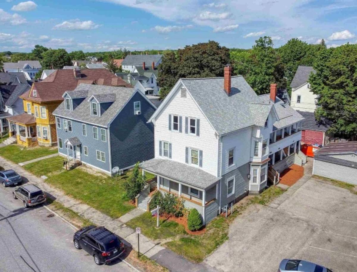 Townhouse for rent at 715 Union St, Manchester, NH 03104
