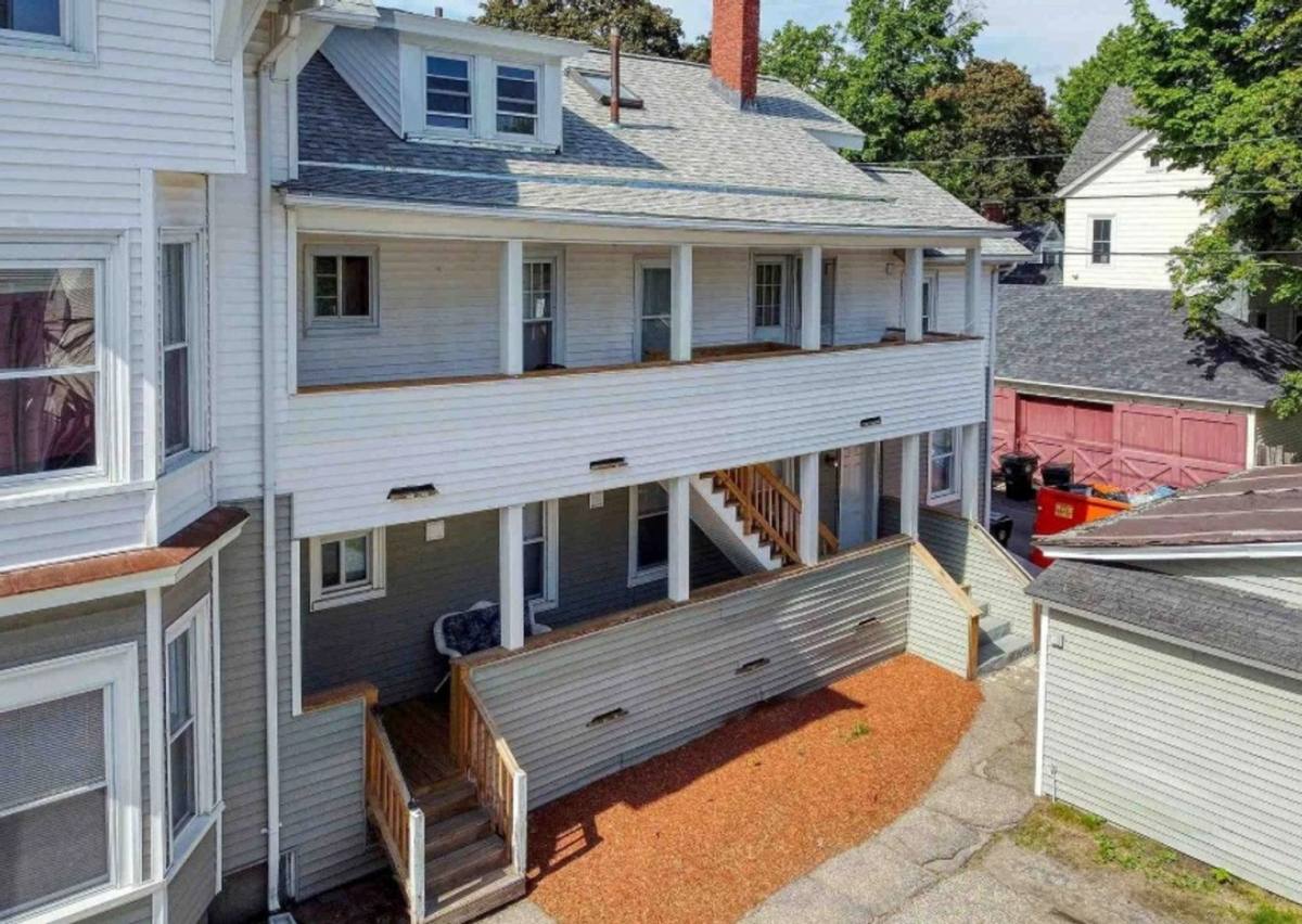 Townhouse for rent at 715 Union St, Manchester, NH 03104
