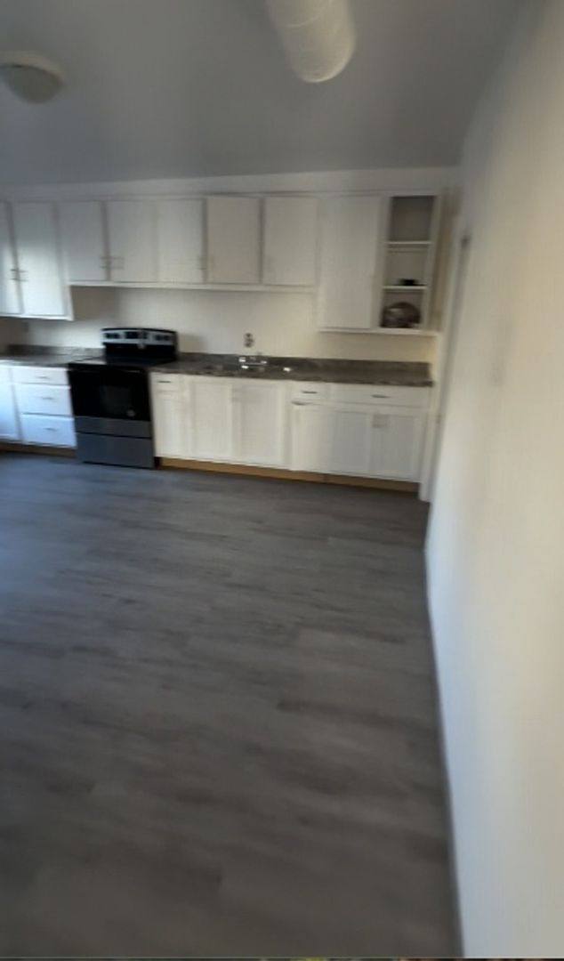 Townhouse for rent at 715 Union St, Manchester, NH 03104