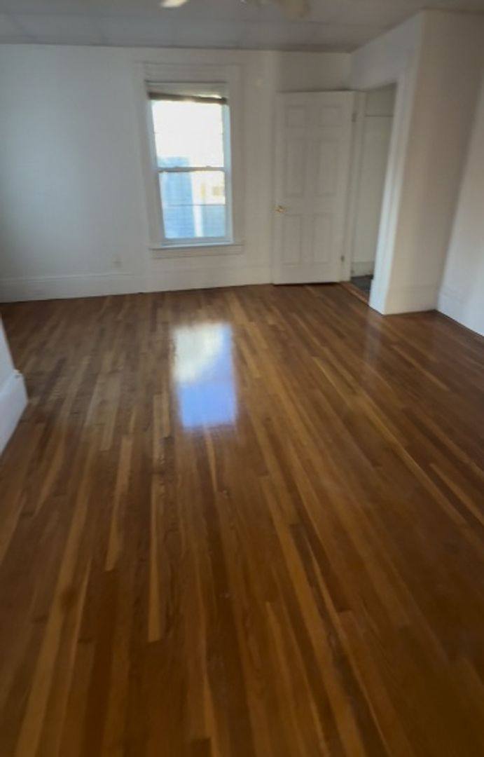 Townhouse for rent at 715 Union St, Manchester, NH 03104