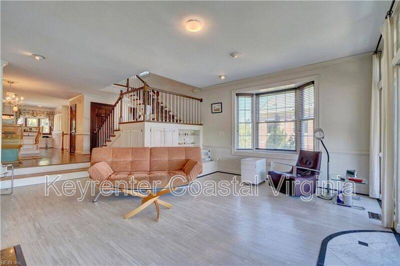 Townhouse for rent at 108 Commerce St, Smithfield, VA 23430