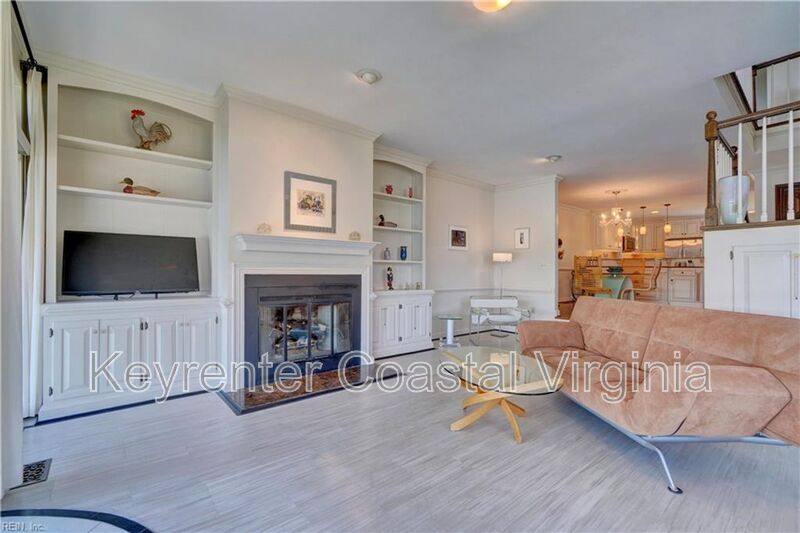 Townhouse for rent at 108 Commerce St, Smithfield, VA 23430