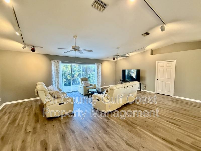 House for rent at 105 49th Court E, Palmetto, FL 34221