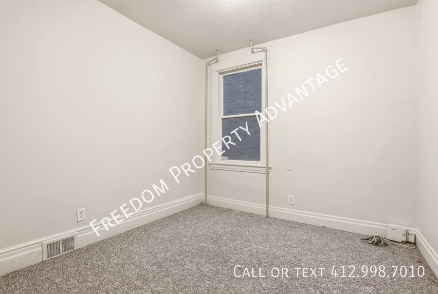 Apartment for rent at 412 Edgemont St #1, Pittsburgh, PA 15211