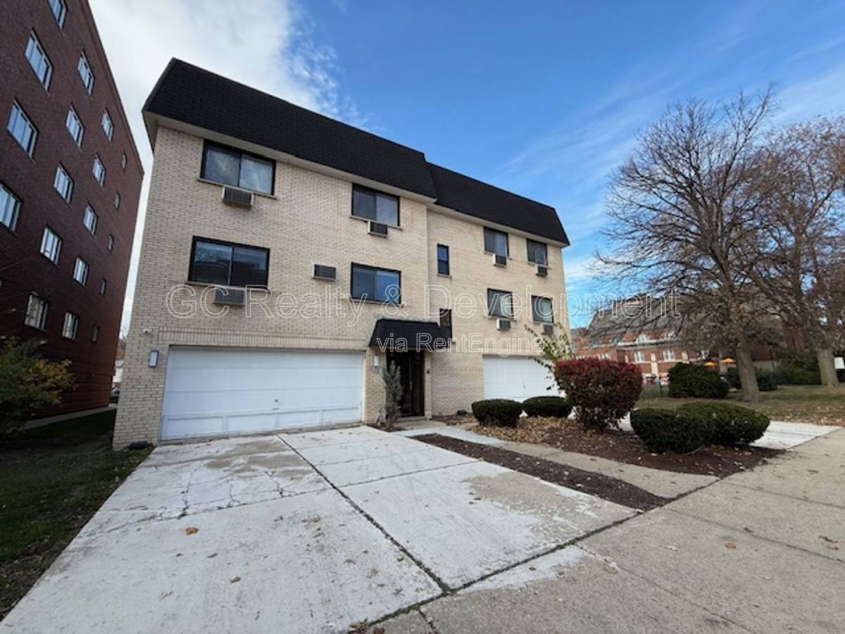 Condo for rent at 800 Graceland Ave #302, Des Plaines, IL 60016