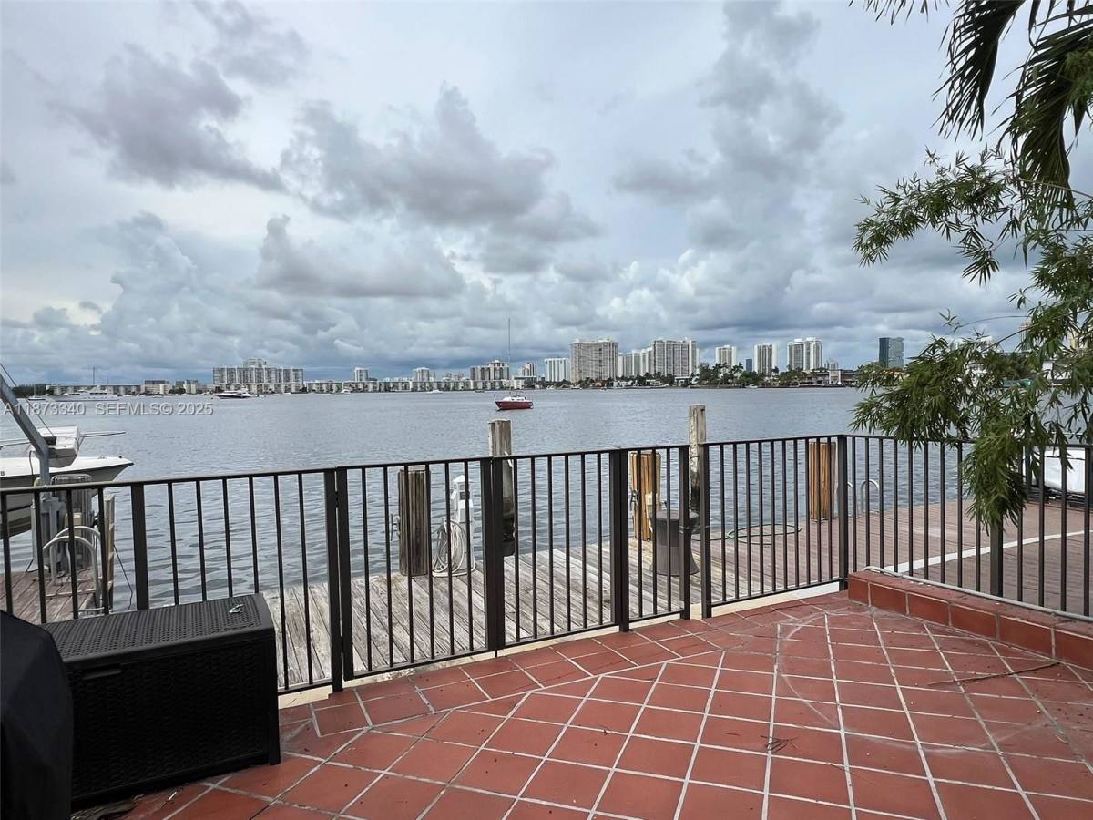 Townhouse for rent at 2777 NE 165th Terrace #23, North Miami Beach, FL 33160