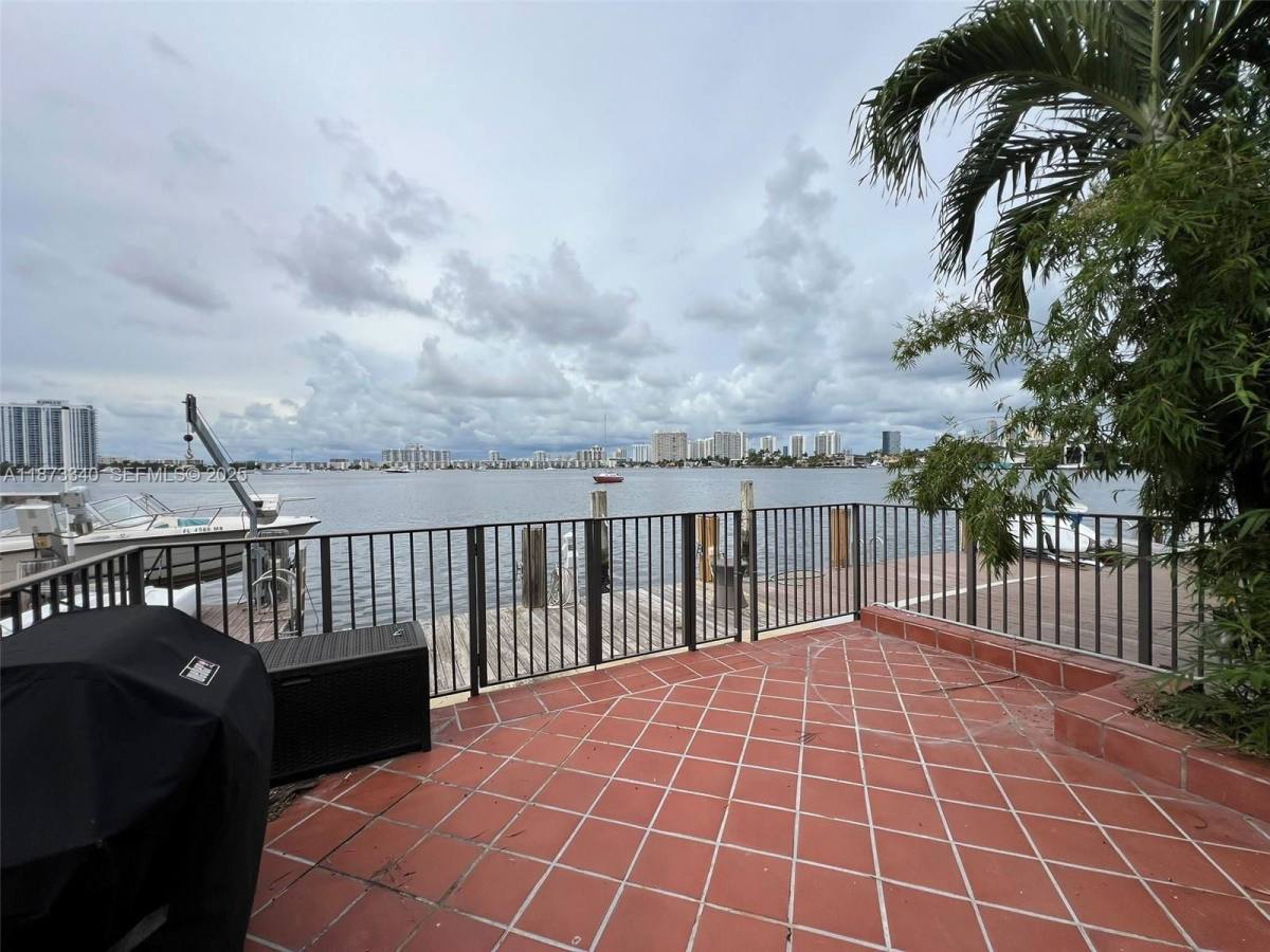 Townhouse for rent at 2777 NE 165th Terrace #23, North Miami Beach, FL 33160