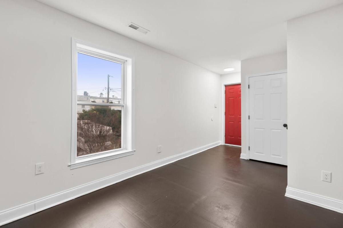 Apartment for rent at 16 S Conkling St #2, Baltimore, MD 21224