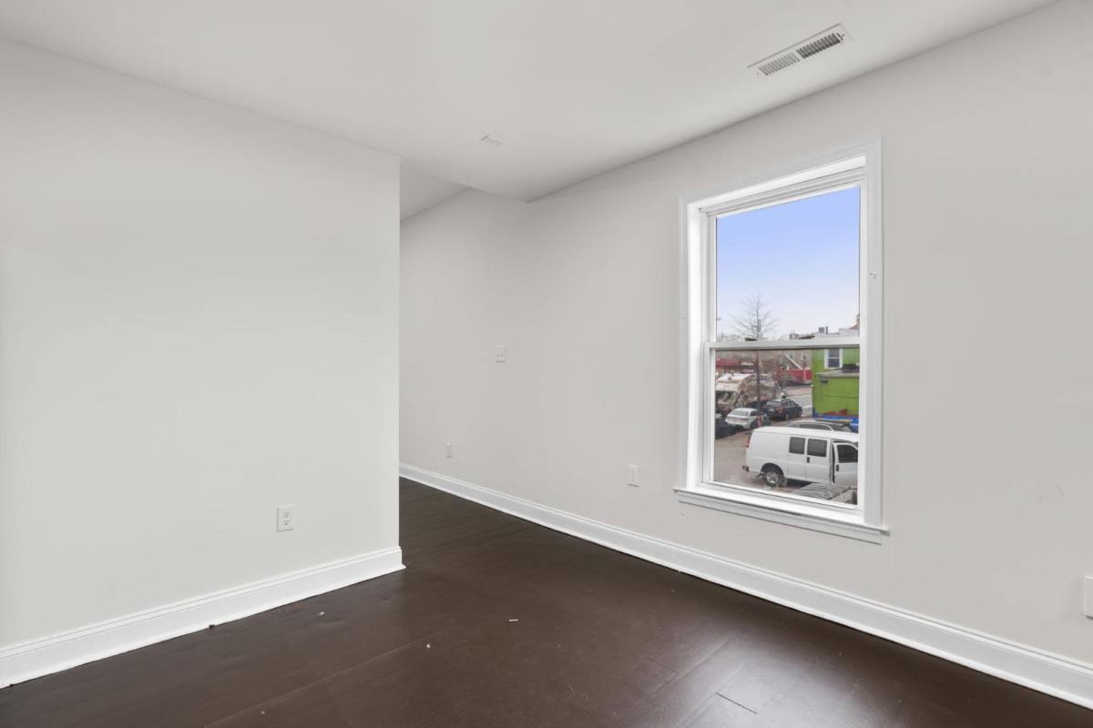 Apartment for rent at 16 S Conkling St #2, Baltimore, MD 21224