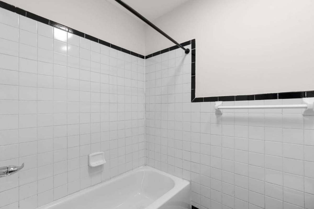 Apartment for rent at 16 S Conkling St #2, Baltimore, MD 21224