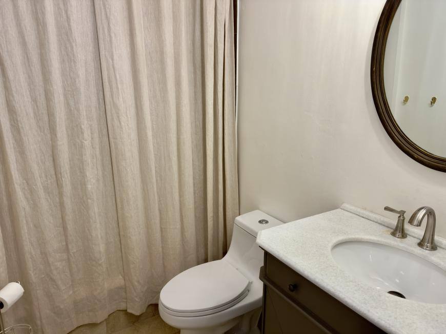Apartment for rent at 559 W Surf #501, Chicago, IL 60657