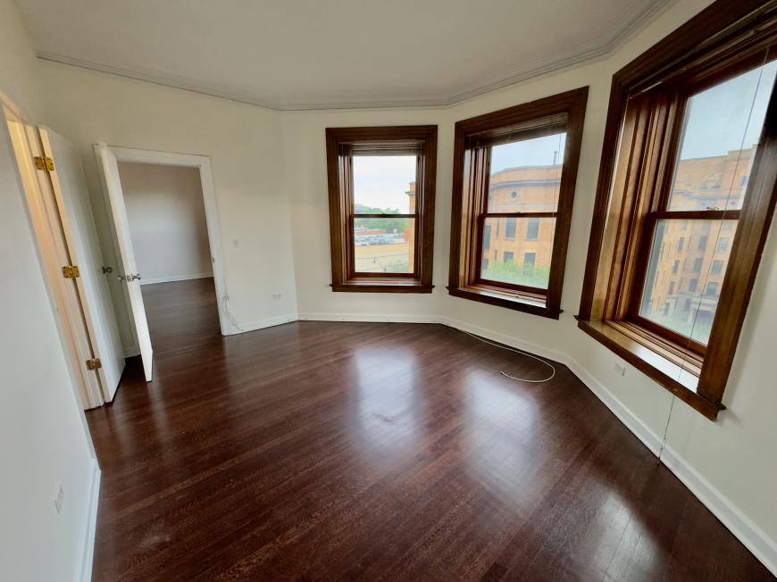 Apartment for rent at 559 W Surf #501, Chicago, IL 60657