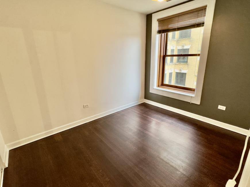 Apartment for rent at 559 W Surf #501, Chicago, IL 60657