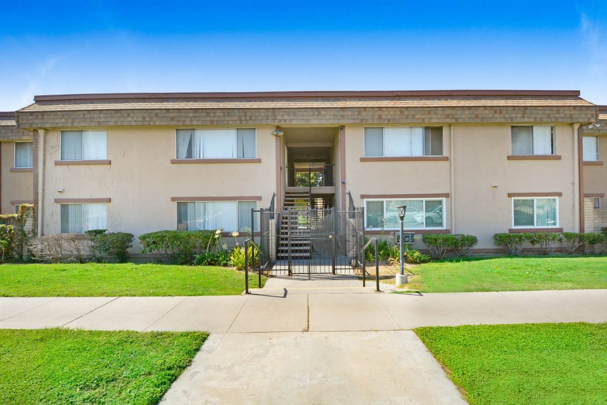 Apartment for rent at 1275 E Date St, San Bernardino, CA 92404
