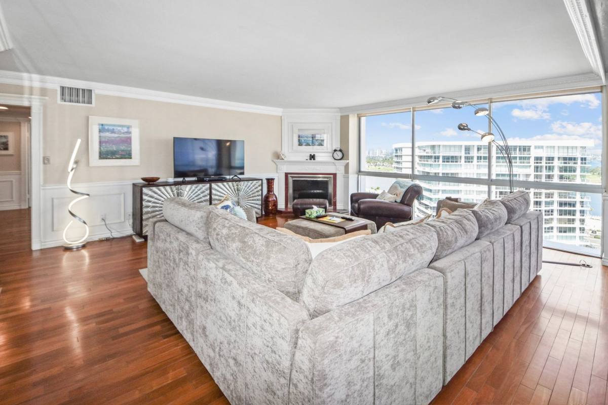Apartment for rent at 1830 Avenida Del Mundo, Coronado, CA 92118