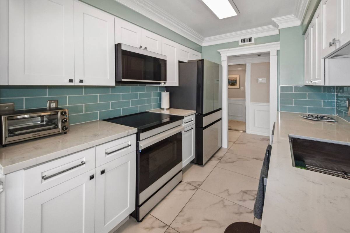 Apartment for rent at 1830 Avenida Del Mundo, Coronado, CA 92118
