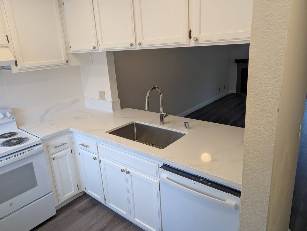 Condo for rent at 4875 N Backer, Fresno, CA 93726