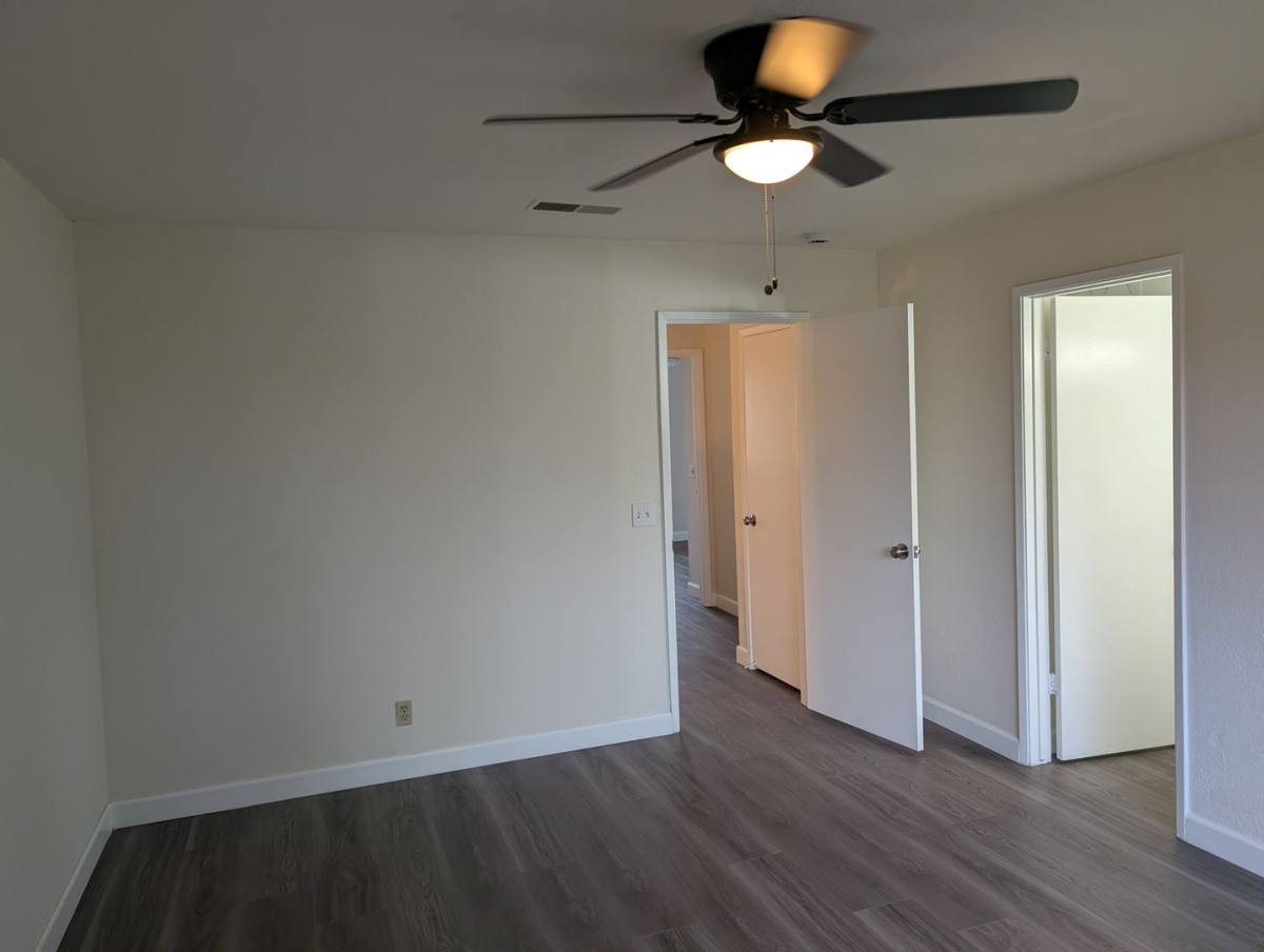Condo for rent at 4875 N Backer, Fresno, CA 93726