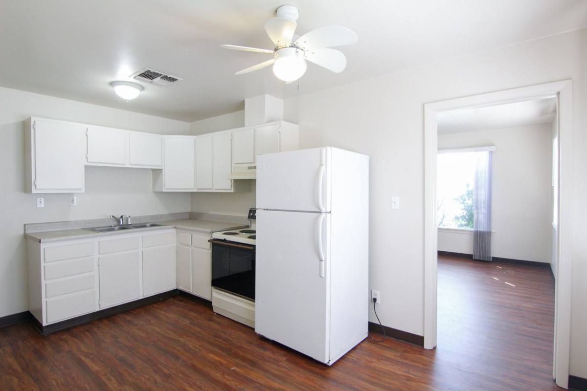 Apartment for rent at 911 Parkview, Redding, CA 96002