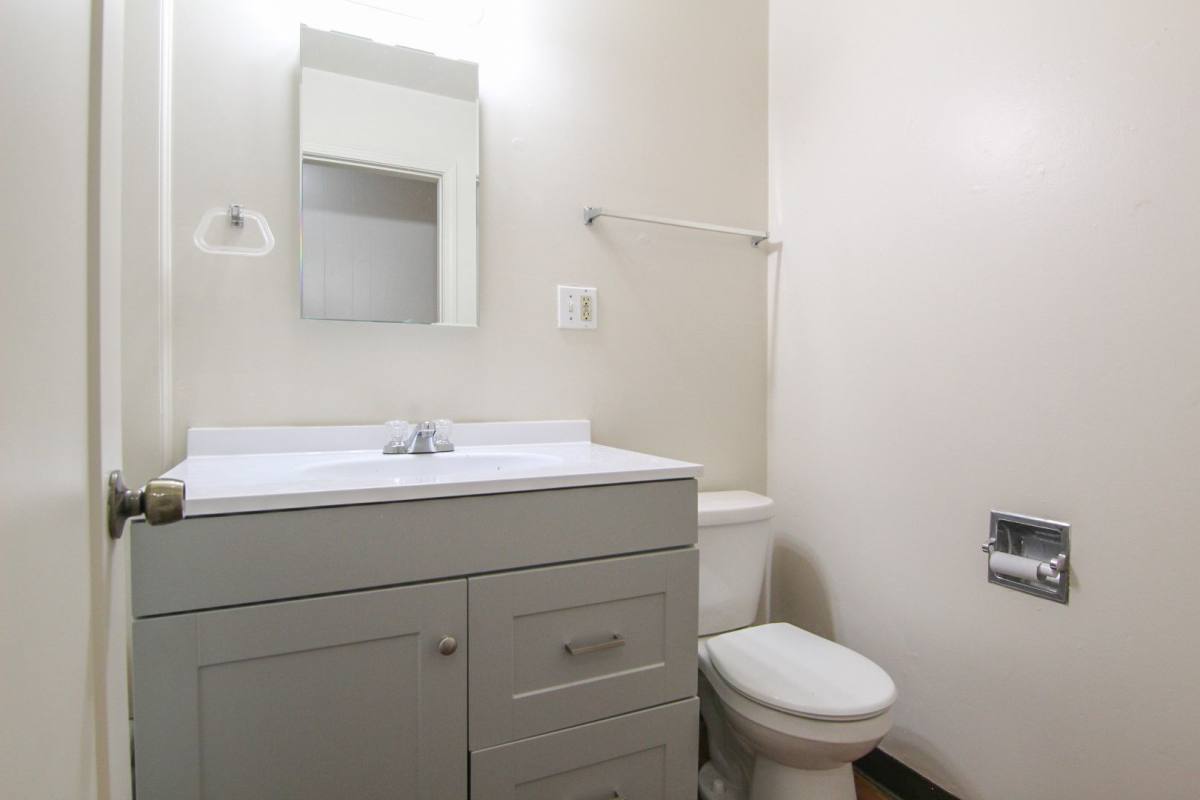 Apartment for rent at 911 Parkview, Redding, CA 96002