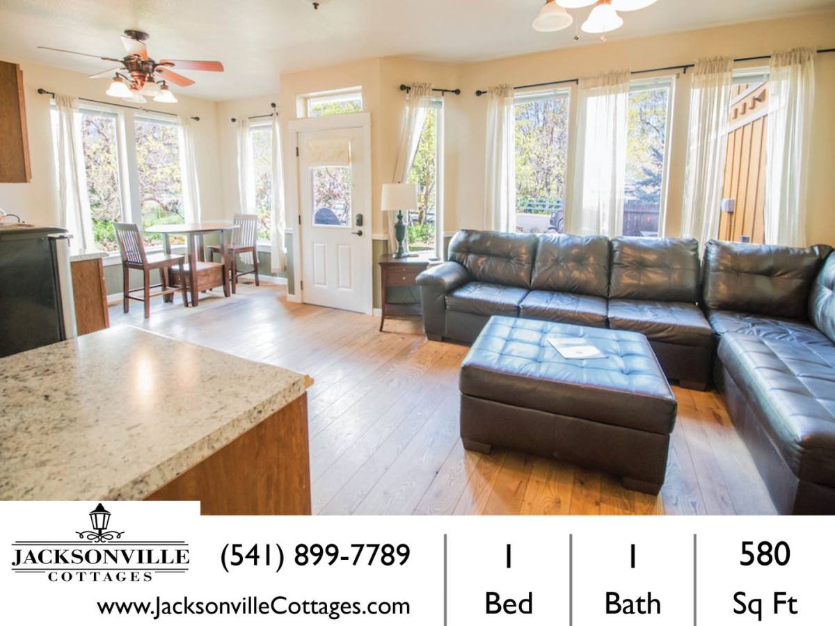 House for rent at 180 E F St, Jacksonville, OR 97530