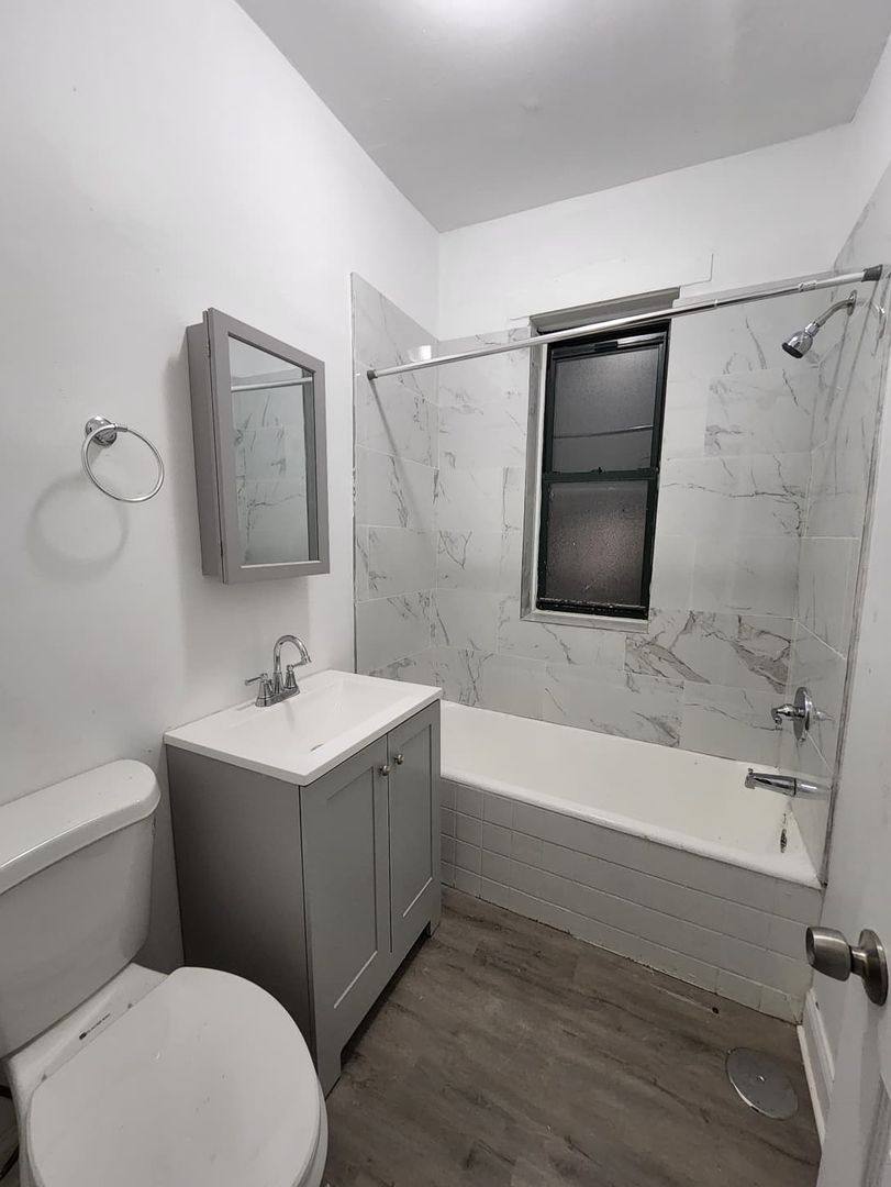 Apartment for rent at 7201-09 S Constance Ave, Chicago, IL 60649