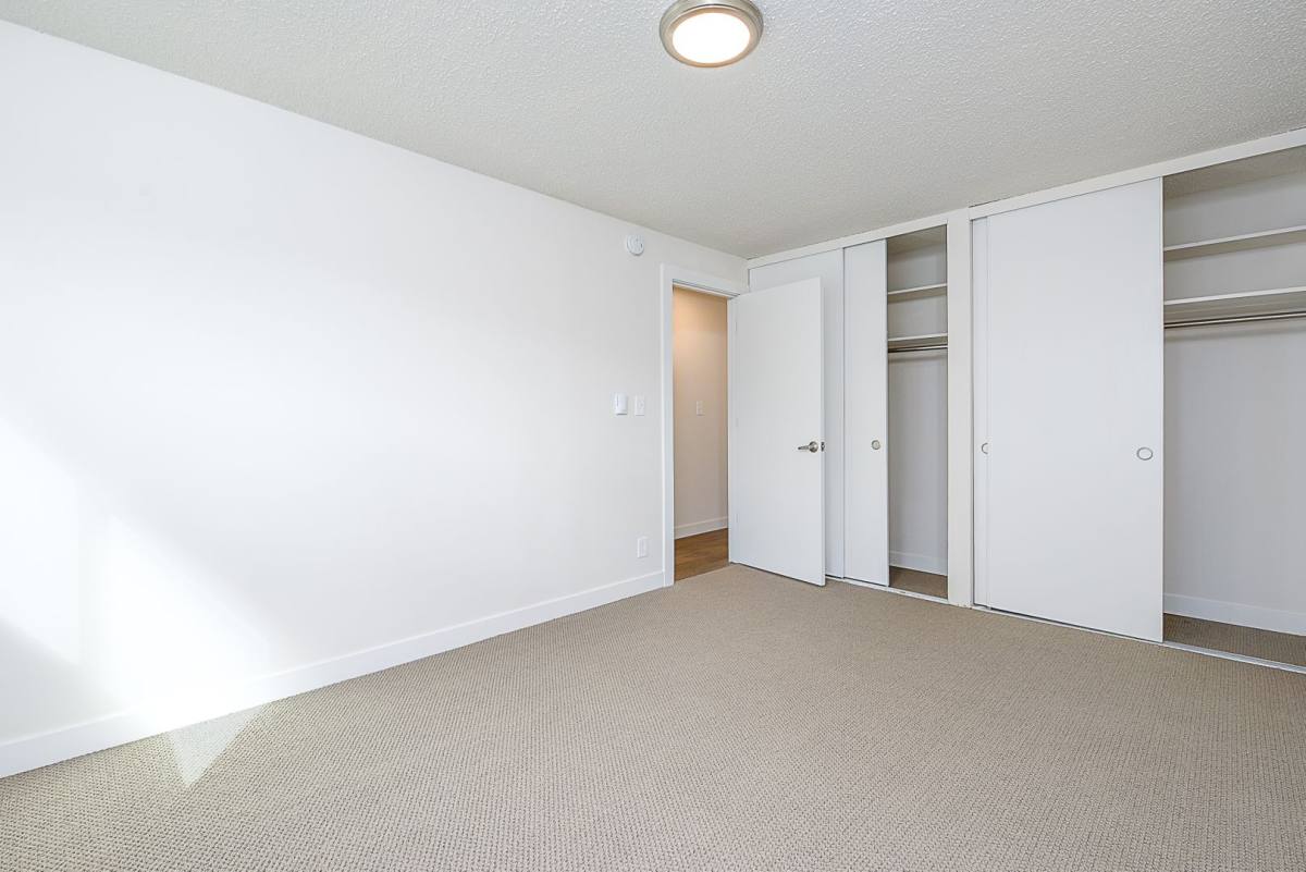 Apartment for rent at 909 6th Ave N, Seattle, WA 98109