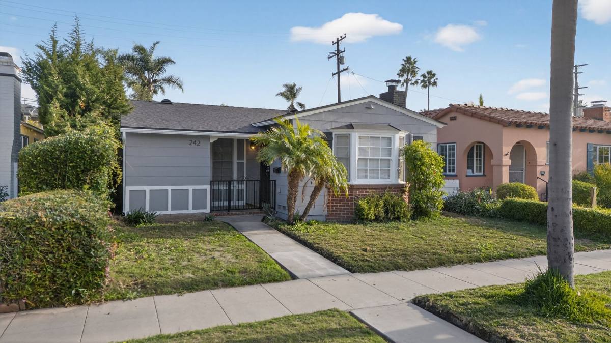 House for rent at 242 Claremont Ave, Long Beach, CA 90803