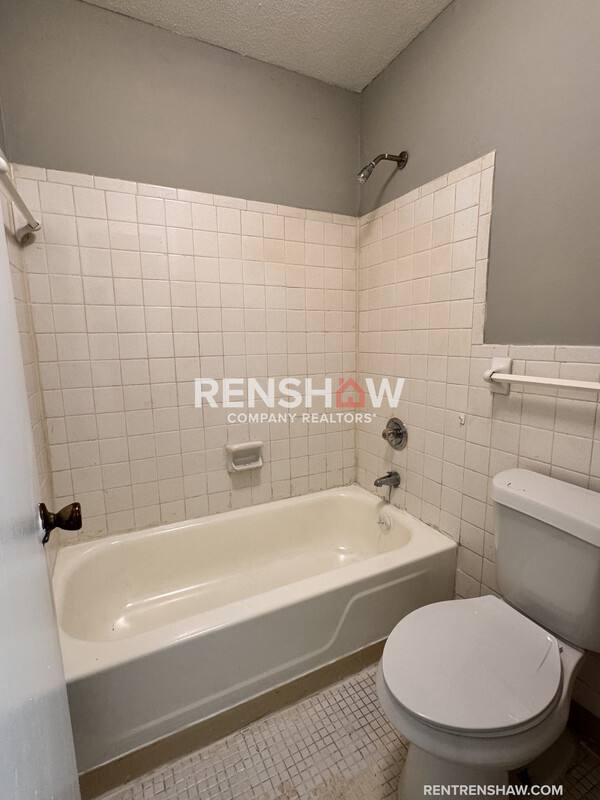 Apartment for rent at 3228 S Mendenhall Rd #2B, Memphis, TN 38115