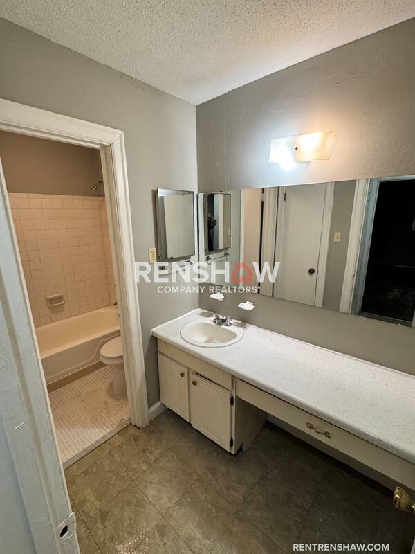 Apartment for rent at 3228 S Mendenhall Rd #2B, Memphis, TN 38115