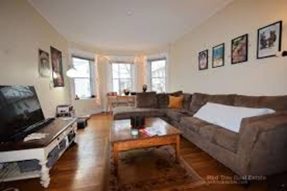 Apartment for rent at 171 Thorndike St #11, Brookline, MA 02446