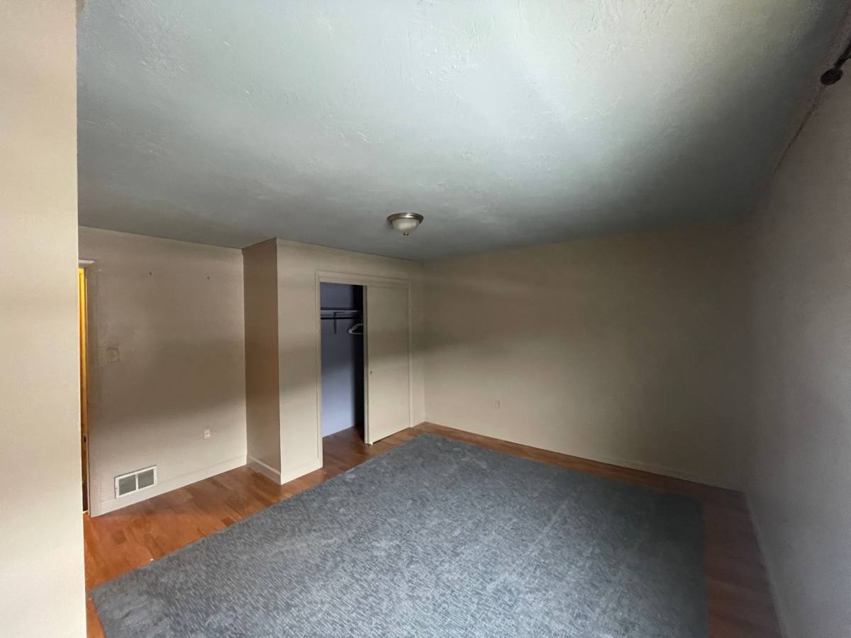 Townhouse for rent at 126 -128 Railroad St, Monongahela, PA 15063