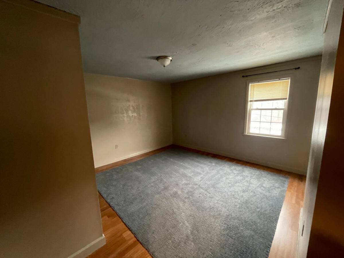 Townhouse for rent at 126 -128 Railroad St, Monongahela, PA 15063