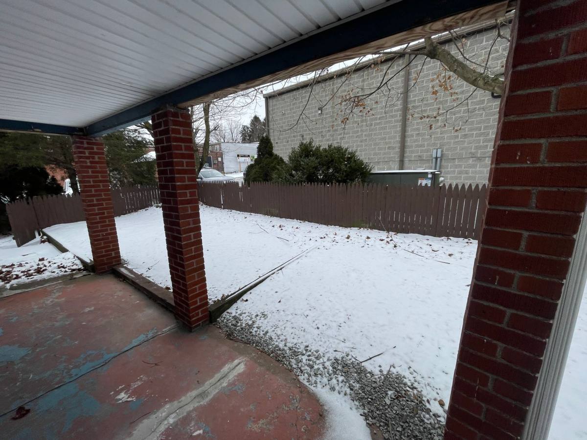 Townhouse for rent at 126 -128 Railroad St, Monongahela, PA 15063