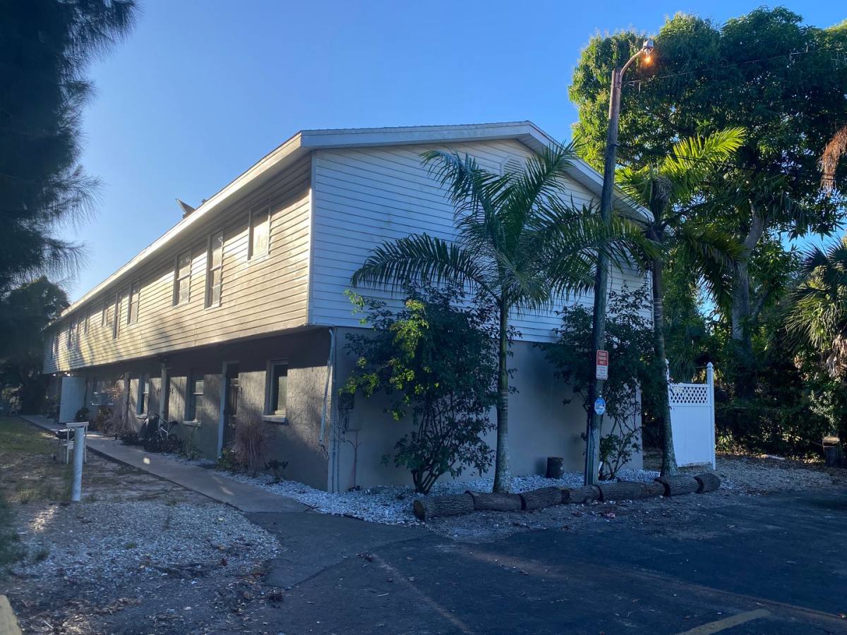 Apartment for rent at 3160 E Riverside Dr, Fort Myers, FL 33916