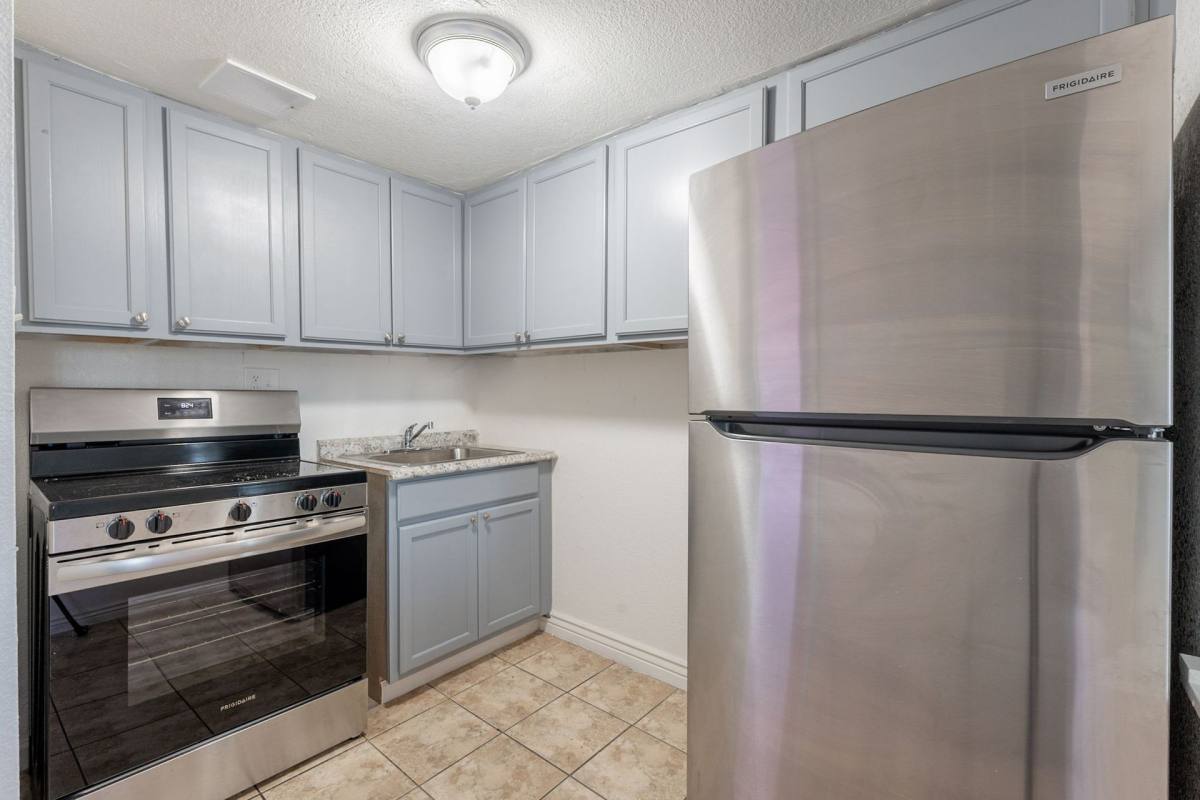 Apartment for rent at 3222 W Indian School Rd, Phoenix, AZ 85017