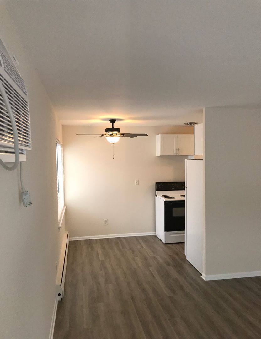 Apartment for rent at 725 E Wayzata Blvd, Wayzata, MN 55391