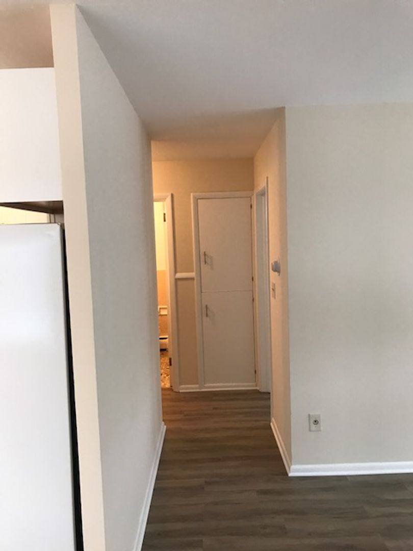 Apartment for rent at 725 E Wayzata Blvd, Wayzata, MN 55391