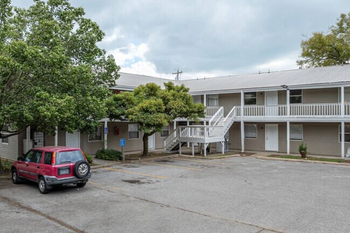 Apartment for rent at 1701 N Lewis Ave, Fayetteville, AR 72701