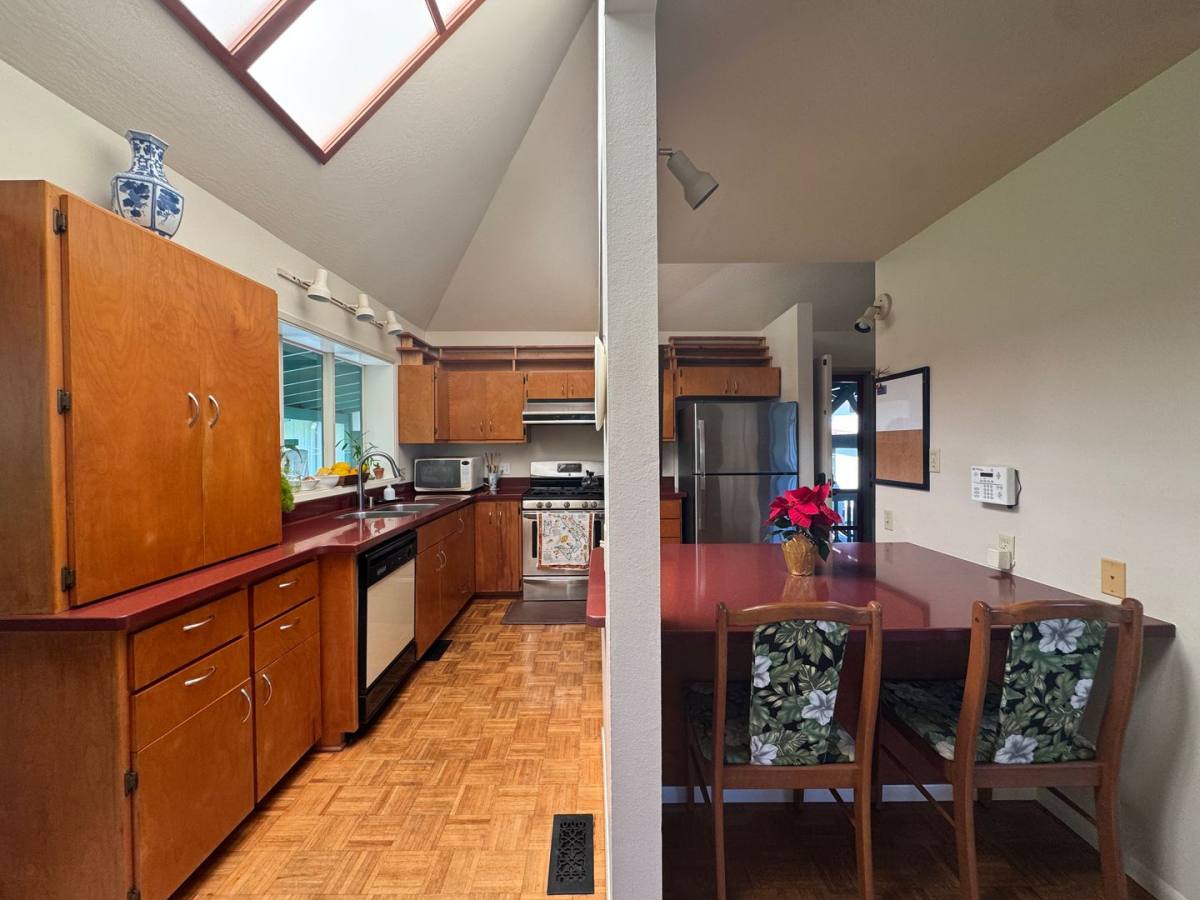 House for rent at 230 Kapualani St, Hilo, HI 96720