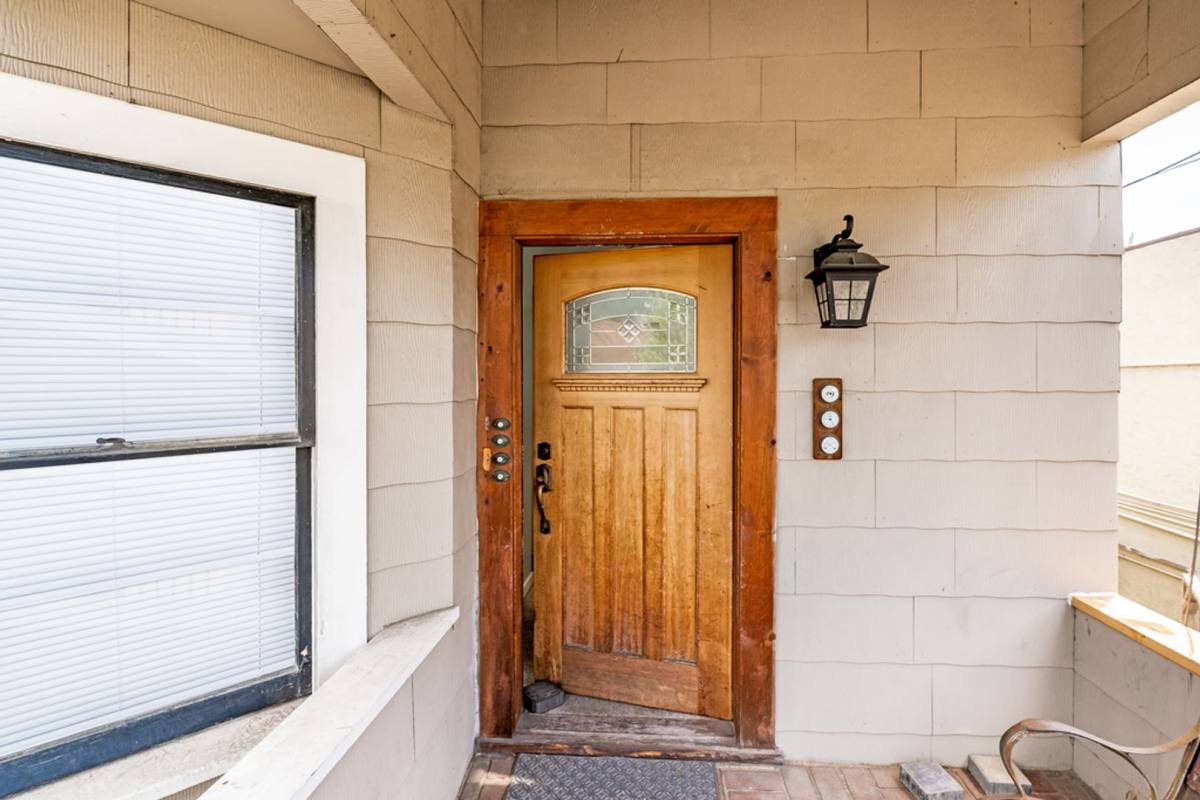 Apartment for rent at 1214 Chestnut St, Alameda, CA 94501
