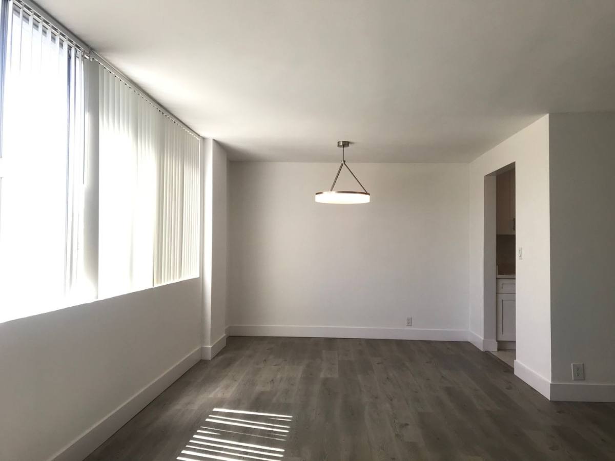 Apartment for rent at 468 S Roxbury Dr, Beverly Hills, CA 90212