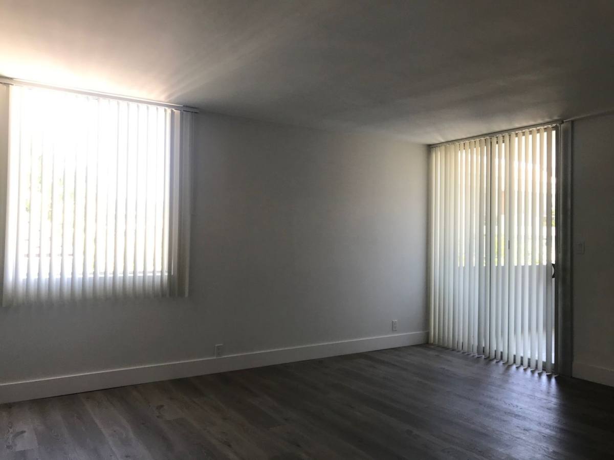 Apartment for rent at 468 S Roxbury Dr, Beverly Hills, CA 90212